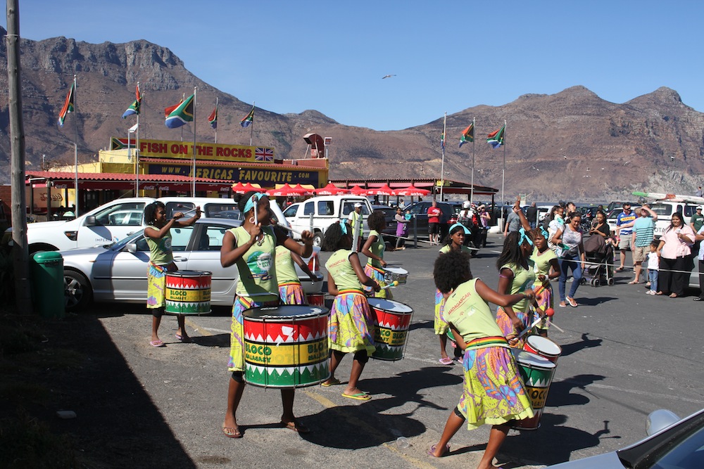 Promotion du tourisme responsable en lieu public, ici au Market Harbourt in Hout Bay à Cape Town