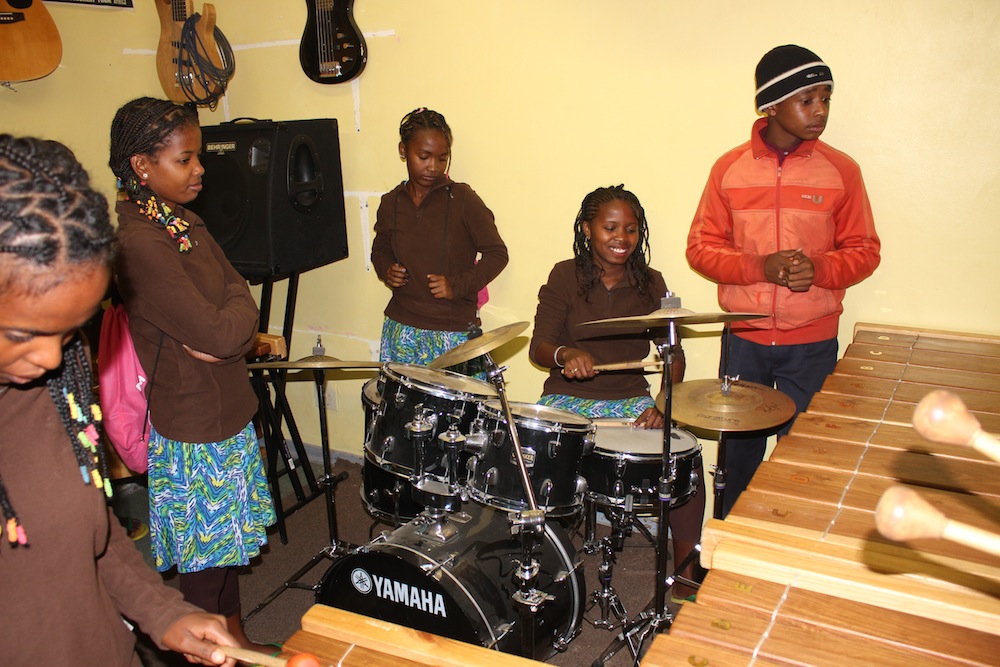 Visite de l’African Musical Instrument Factory à Grahamstown