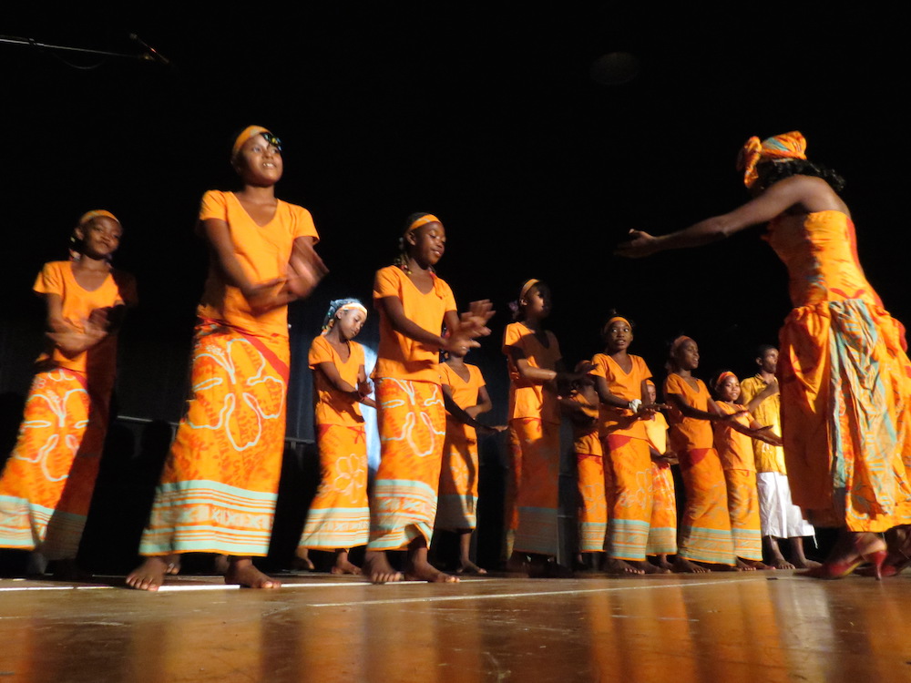La Malagasy Gospel regroupe aussi de jeunes artistes assidues à l’école