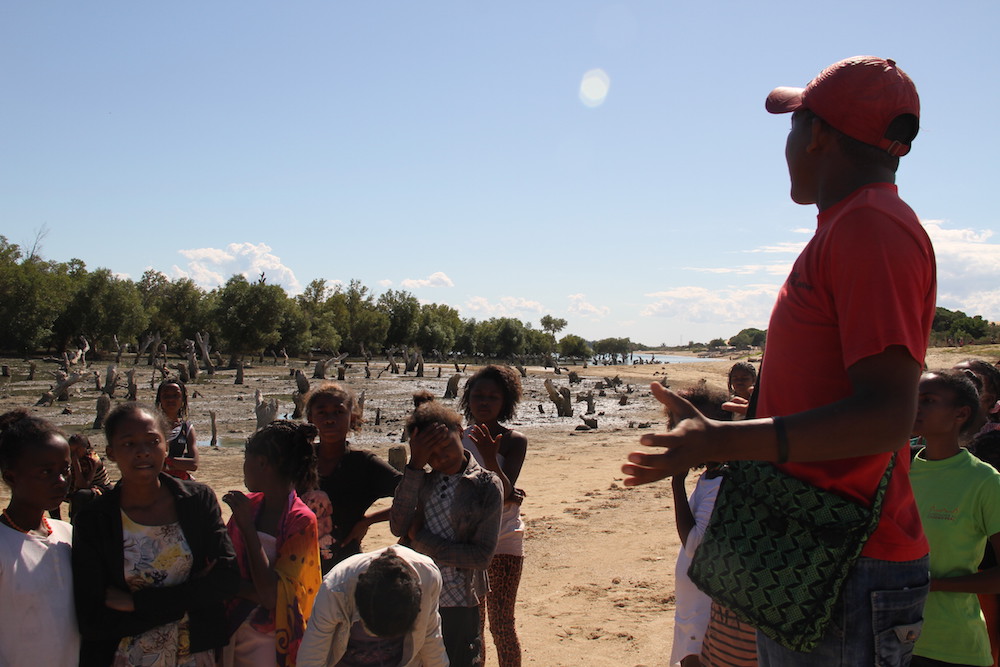 La Malagasy Gospel visite le site de réhabilitation de la mangrove