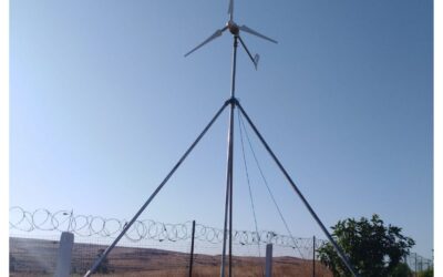 L’installation d’une éolienne pour l’Ecole des Saphirs.