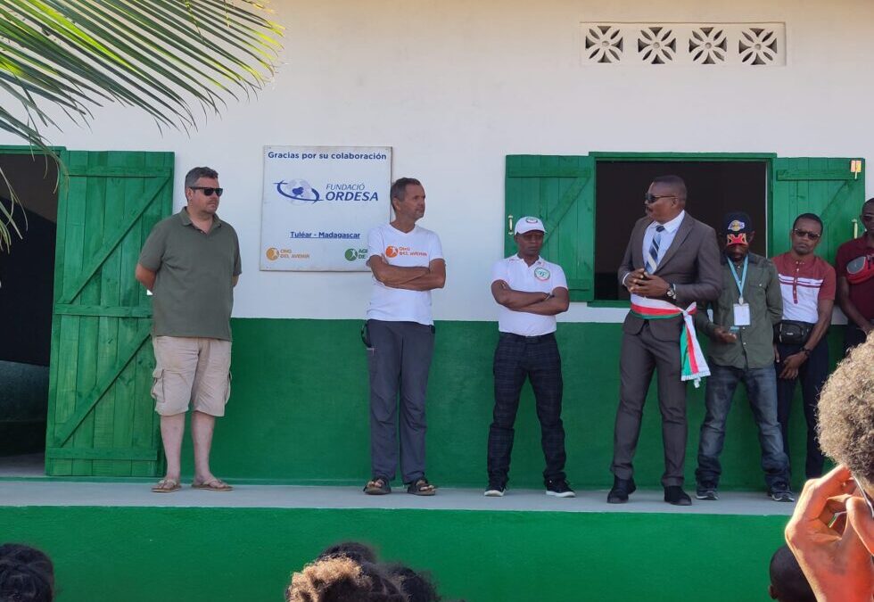 Nous avons inauguré le Centre Multifonctionnel de Santé et d’Éducation à l’école des Saphirs dans le sud de Madagascar.